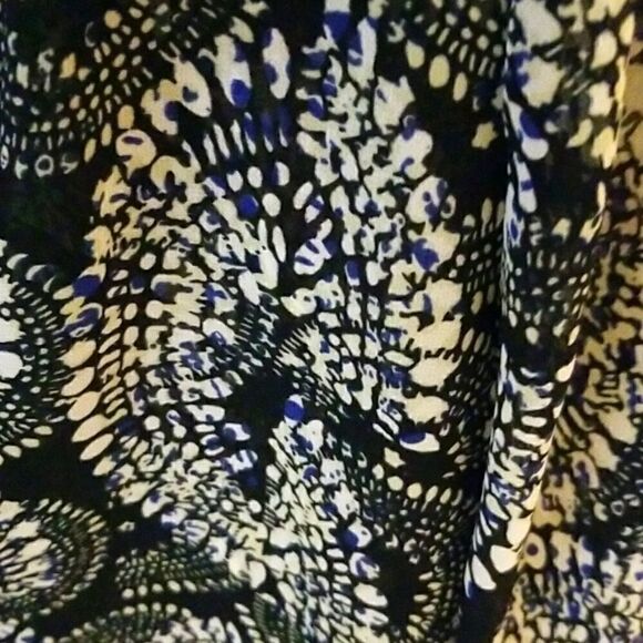 BEAUTIFUL TOP!!! FITS MEDIUM!!! PURCHASE ON UPSCALE BOUTIQUE IN DALLAS!!! - Picture 7 of 9